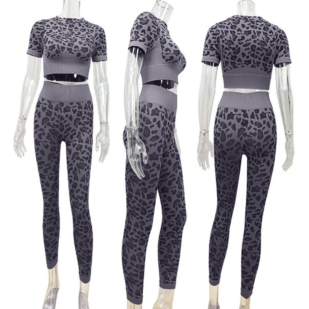 Seamless Yoga Suit Women Fitness Suits Leopard Print Short Sleeve Crop Top Tight Hip Lift Pants Yoga Set Women Sport Suits